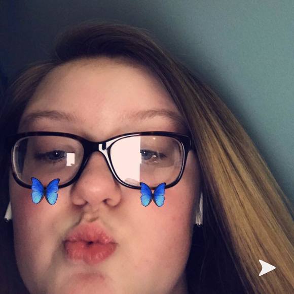 Meet your Posher, Ava - Picture 1 of 1